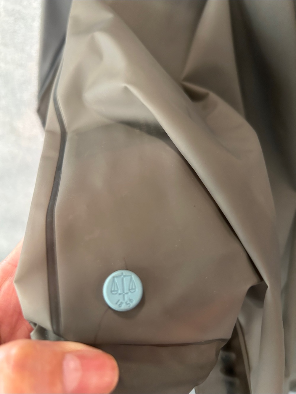 Hunter Women's 
 Olive Raincoat with Hood - Picture 5 of 11